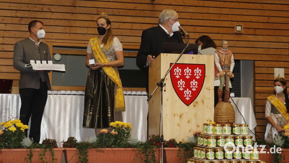 Mit Masken und Abstand läuft das siebte Bayerische Honigfest ab. Bild: mfh