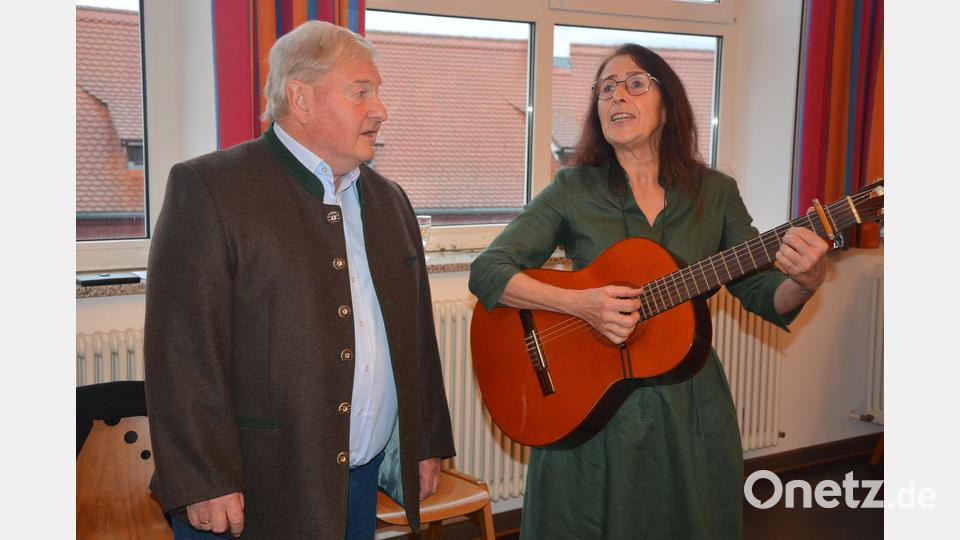 Das Bad Neualbenreuther „Zwio“ mit Monika Kunz und Franz Danhauser trugen das Sibyllenbadlied und „Herz mit Kartoffeln“ vor. Bild: jr