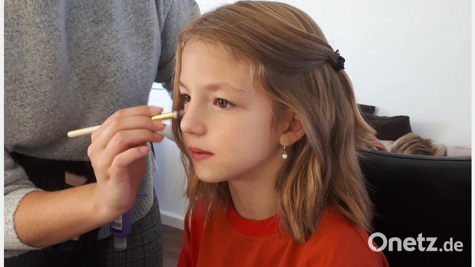 Mia Kraus freute sich besonders über Makeup und Frisieren durch die professionellen Stylisten. Bild: Anja Ott/exb