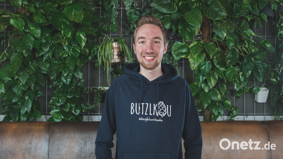 Christoph Bacher, 18 Jahre, Azubi Mediengestalter Digital und Print. &quot;Für die vier Motive haben wir die Einsendungen unserer Leserinnen und Leser weiterentwickelt. Die Kollektion ist definitiv eines der Highlights unseres Jubiläumsjahres. &quot; Bild: Lukas Meister