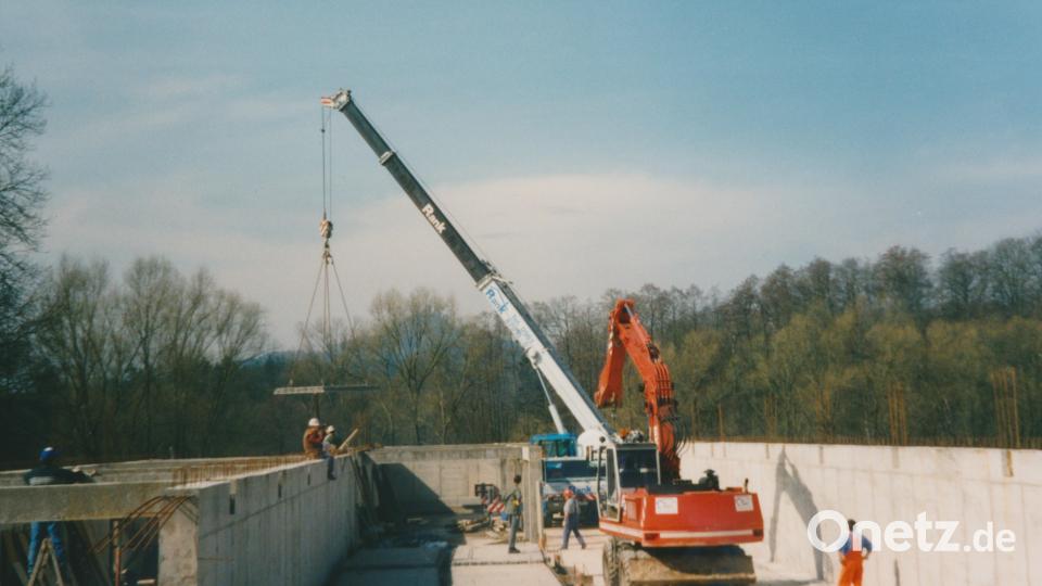 Die Betonfertigteile wurden selbst vor Ort gegossen. Bild: Archiv Schützenverein Hubertus Kastl/exb