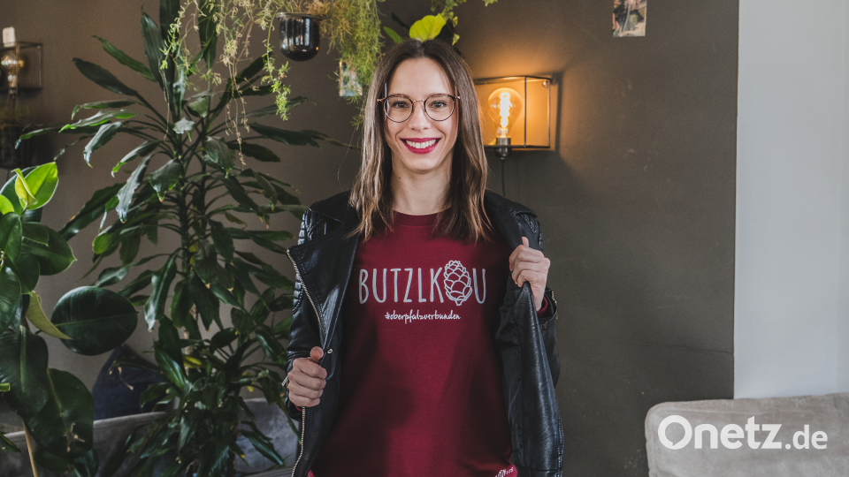 Dominique Held, 33 Jahre, Produktmanagerin. &quot;Ich habe bei der Kollektion so gerne mitgemacht, ganz getreu dem Motto: Mittendrin, statt nur dabei!&quot; Bild: Lukas Meister