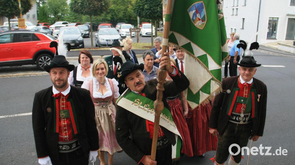 Die Freunde aus Sankt Leonhard waren der ins Auge stechende Farbtupfer beim 6. Fuchsmühler Bürgerfest, bei dem gleichzeitig das 30-Jährige der Gemeindepartnerschaft gefeiert wurde. Bild: wro