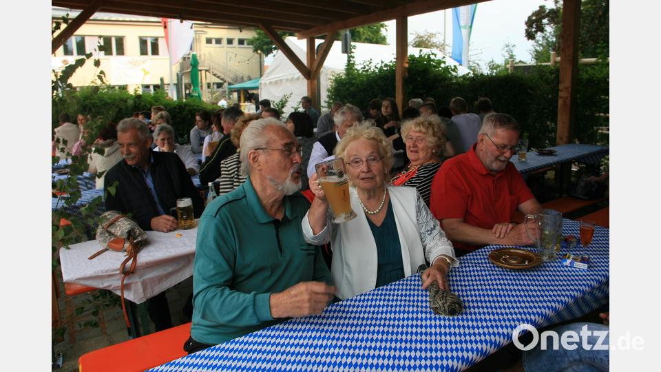 Ein beliebter Bürgertreff: Der Weizenbiergarten der Nockalm-Quintett-Freunde aus Fuchsmühl. Bild: wro
