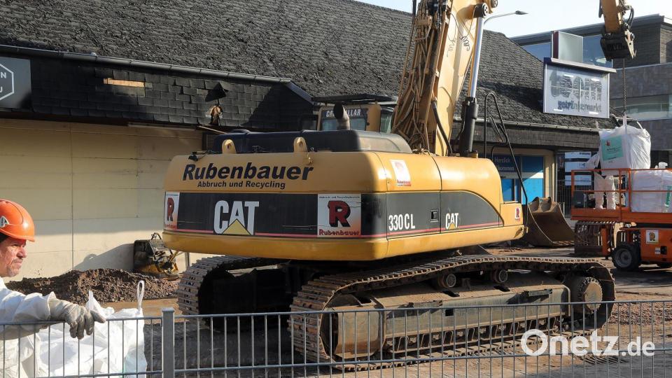 Mitte November begannen die Vorbereitungen für den Abriss des Toom-Getränkemarkts. Bild: Wolfgang Steinbacher