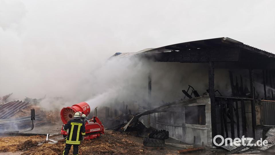 Brand der Lagerhalle in Weiding Bild: Kreisbrandinspektion Cham