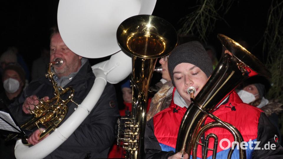 Musiker der Stadtkapelle gestalteten die Andacht im &quot;Oicherlwold&quot;. Bild: kro