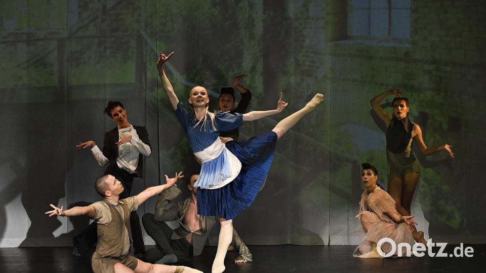 Alice im Wunderland - ein Ballett von Stéphen Delattre nach dem Roman von Lewis Carroll - begeisterte in der Produktion der Delattre Dance Company, Mainz, die Besucher im Stadttheater Amberg. Bild: Petra Hartl
