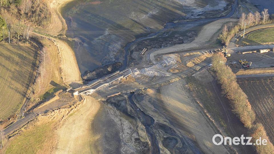 Das bayerische Verkehrsministerium bezuschusst den Brücken-Neubau über den Liebensteiner Speicher und die Sanierung der angrenzenden Gemeindeverbindungsstraße mit insgesamt 6,42 Millionen Euro. Bis Ende 2022 ist dort Baustelle. Bild: mür