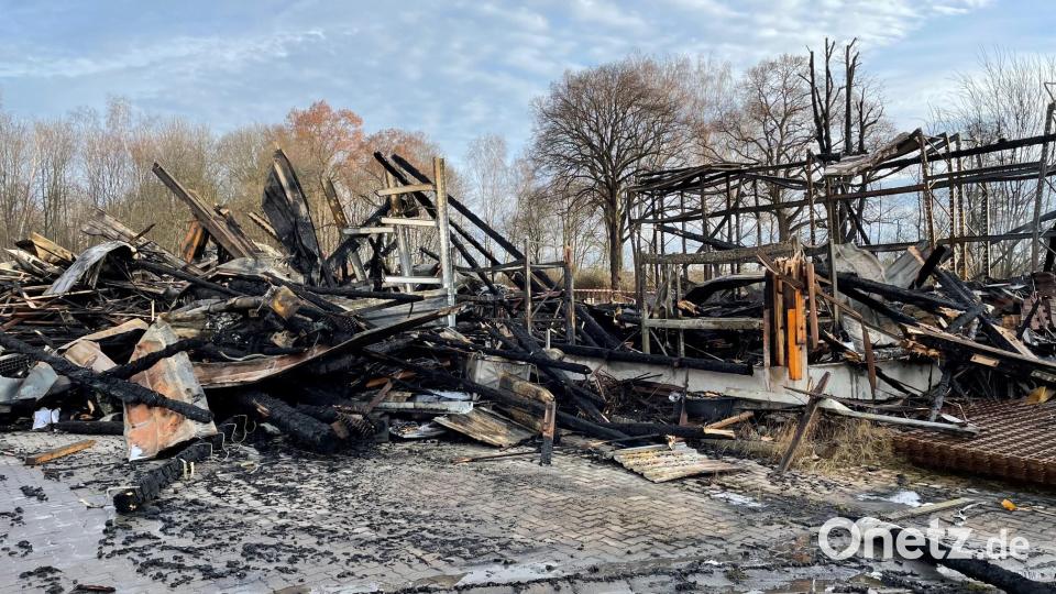 Nur mehr Trümmer sind von der Halle übrig. Bild: fphs