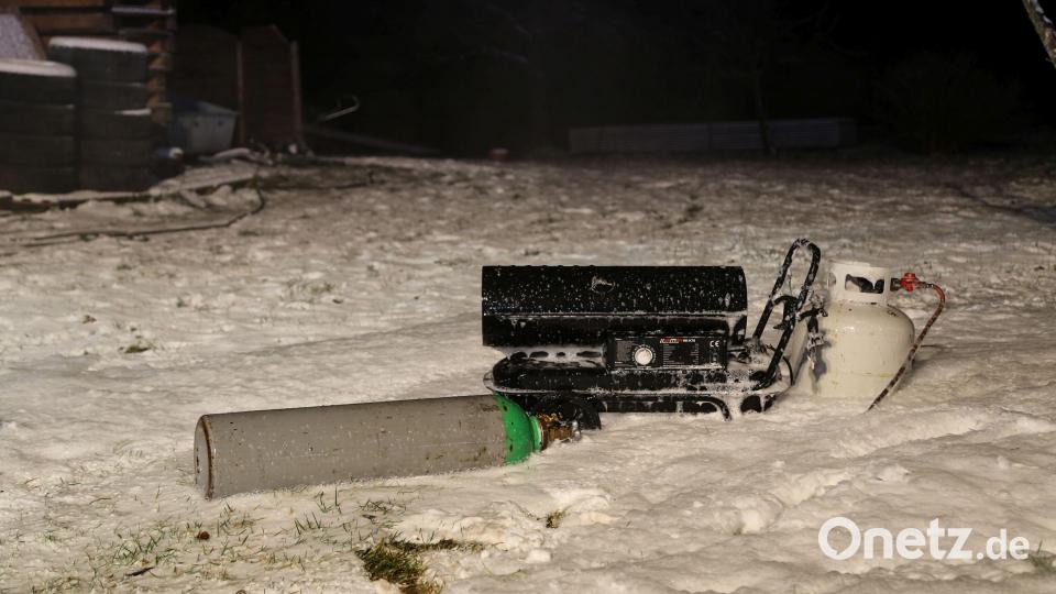 In der Garage befanden sich auch Gasflaschen. Bild: rw