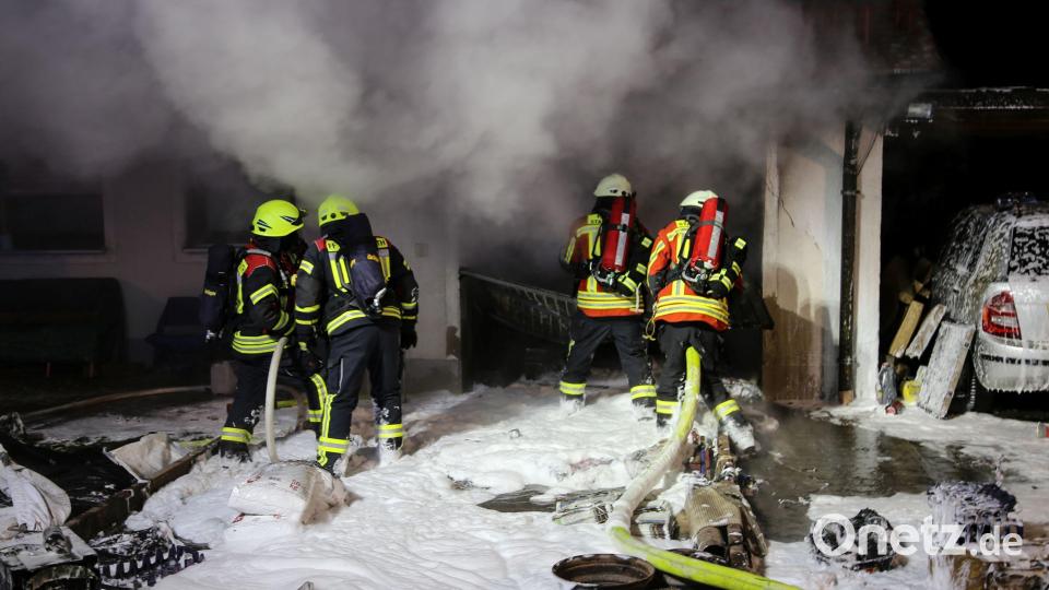 Die Atemschutzträger der Feuerwehren brachten den Brand schnell unter Kontrolle. Bild: rw