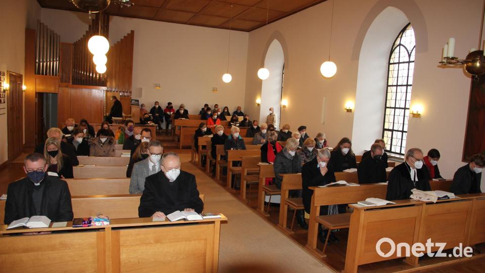Sehr gut besucht war der Gottesdienst zur Verabschiedung von Diakon Fritz Lieb am Sonntagnachmittag in der Friedenskirche in Waldsassen. Bild: kro