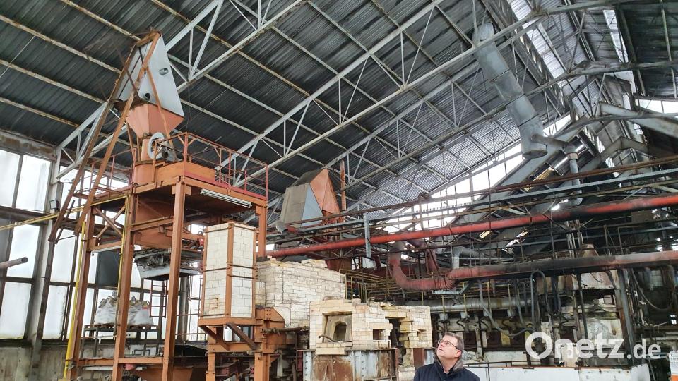 Industriebrache Annahütte Windischeschenbach: Auch hier wäre eine Altlastensanierung dringend notwendig. Nachdem für ähnliche Areale in Neustadt/WN und Altenstadt/WN nun Förderungen in Aussicht gestellt wurden, möchte Bürgermeister Karlheinz Budnik auch an das Problem der Stadt Windischeschenbach erinnern. Bild: Lowak