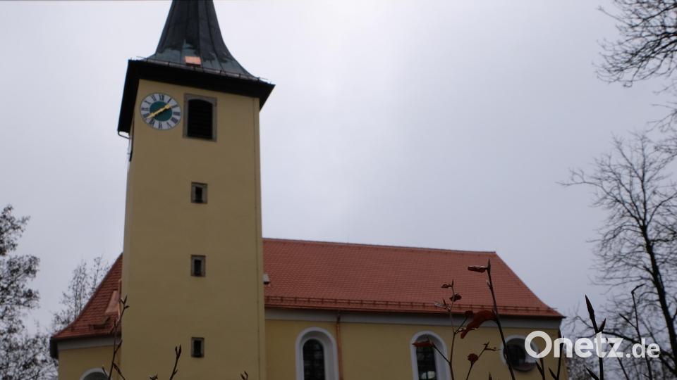 Für die Nikolauskirche, ein weithin sichtbares Flosser Kleinod, hat die Kirchenstiftung im vergangenen Jahr 14.000 Euro ausgegeben. Bild: le