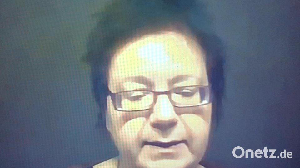 Pünktlich meldete sich Sybille Kießling an Beginn der Sitzung und begrüßte die Teilnehmer am Monitor. Screenshot: ld