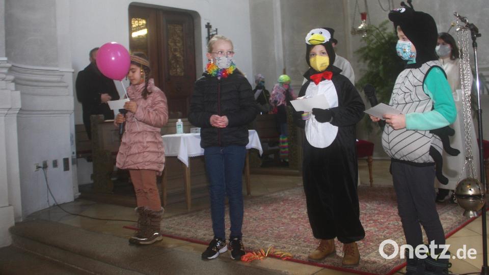 Das sonst vom Pfarrer vorgetragene Kyrie-Gebet verlasen diesmal die Kinder. Bild: wro