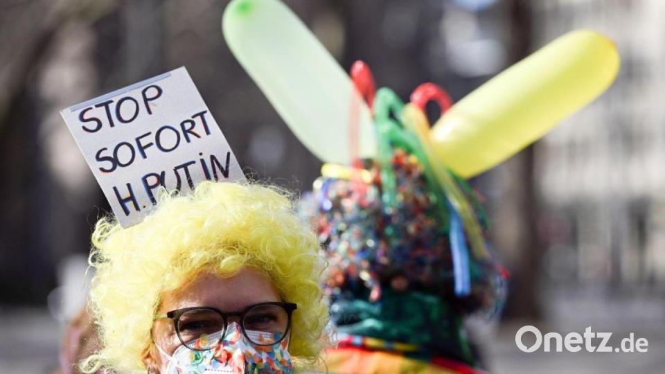 Das Festkommitee Kölner Karneval hat für Rosenmontag zu einer Friedensdemonstration aufgerufen. Bild: Federico Gambarini/dpa