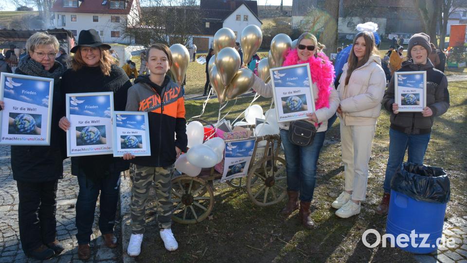 Frieden für die Welt forderte diese närrische Gruppe. Bild: jr