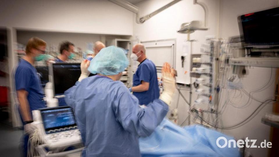 Eine Szene der Serie „Charité intensiv: Station 43“. Bild: Carl Gierstorfer/rbb/DOCDAYS/dpa