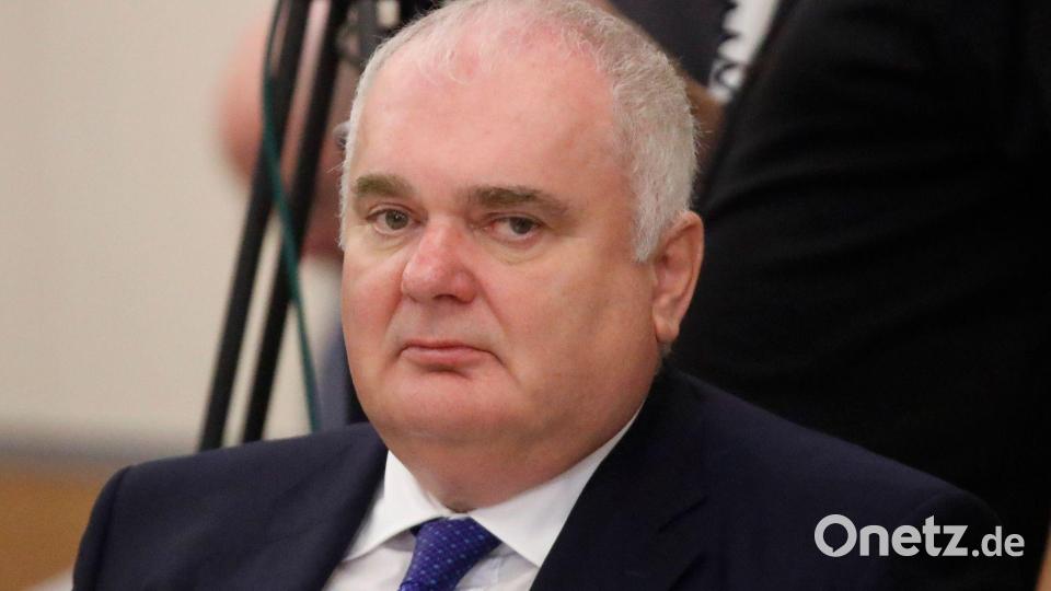 Der Geschäftsführer der Nord Stream 2 AG, Matthias Warnig, hat sein Mandat im Aufsichtsrat des FC Schalke 04 niedergelegt. Bild: Maxim Shemetov/POOL REUTERS/AP/dpa