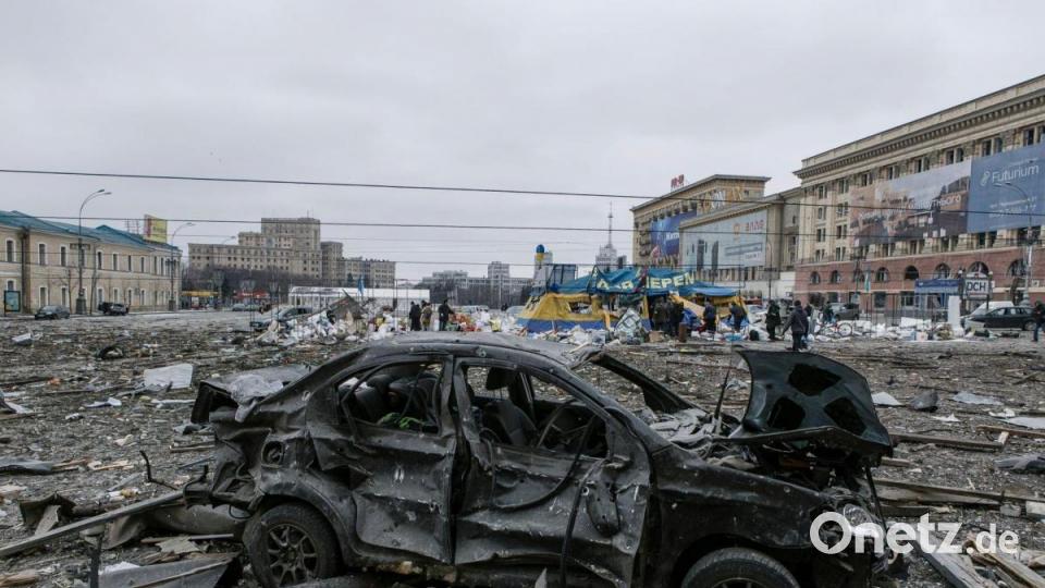Der zentrale Platz von Charkiw liegt in Trümmern. Bild: Pavel Dorogoy/AP/dpa