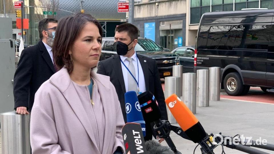 Außenministerin Annalena Baerbock äußert sich in New York zu den Medien. Bild: Benno Schwinghammer/dpa
