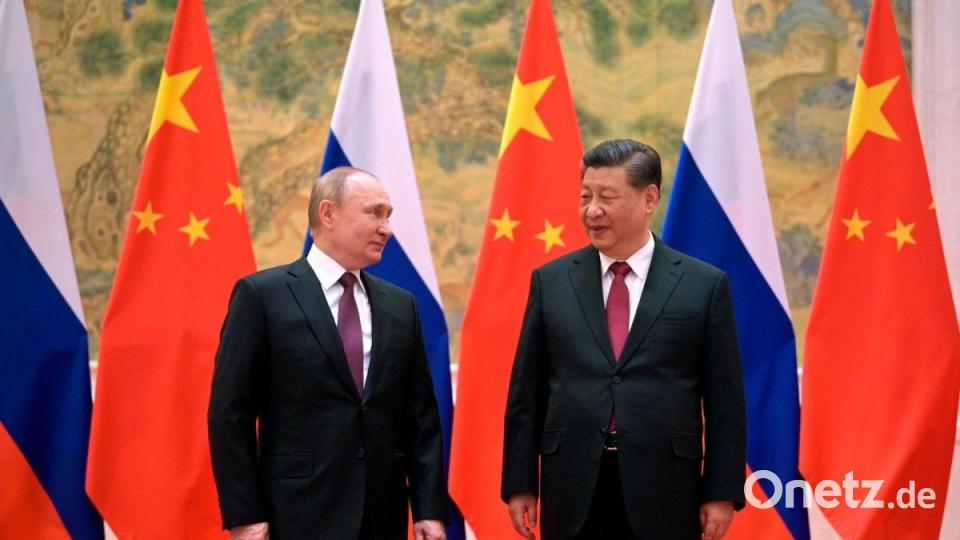Politische Demonstration: Russlands Präsident Wladimir Putin (l) hat zur Eröffnung der Olympischen Spiele den chinesischen Präsidenten Xi Jinping in Peking besucht. Bild: Alexei Druzhinin/Pool Sputnik Government/AP/dpa