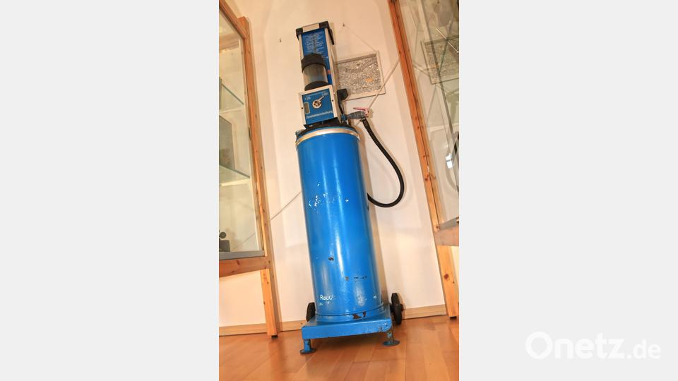 Eine mobile Zapfsäule für Zweitakter-Mischungen der ARAL-Tankstelle Banrucker. Bild: njn