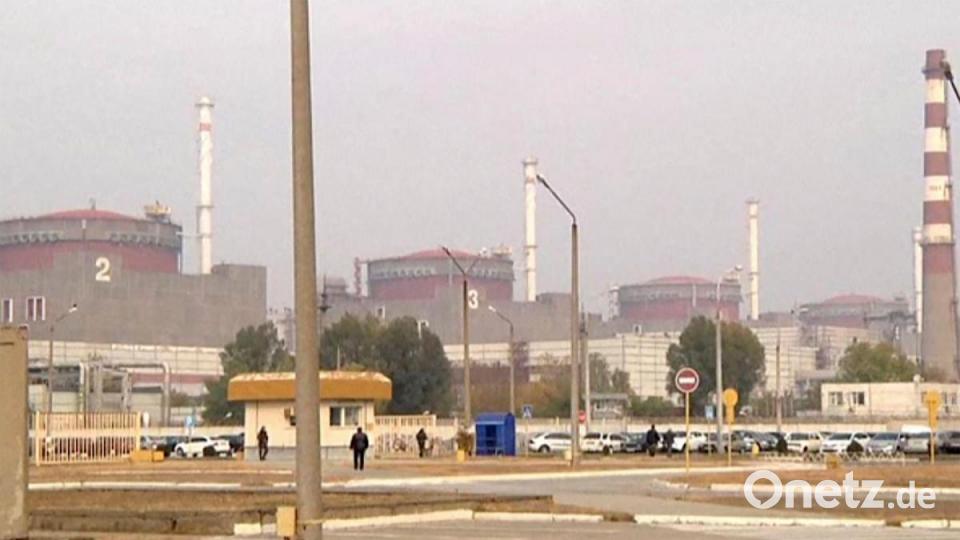 Verschiedenen Quellen zufolge steht das Atomkraftwerk Saporischschja unter Beschuss. Bild: Uncredited/AP/dpa