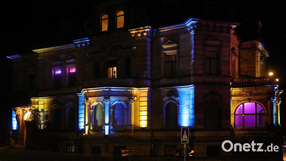 Auch die ehemalige Baumann-Villa erstrahlte am Wochenende in den Farben der Ukraine. Bild: Wolfgang Steinbacher