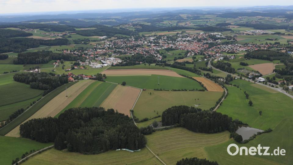 Das Wegenetz (untere Bildhälfte) am Siechenbach entlang der alten Bahnstrecke in Richtung Bahnhof Lind und als Rundweg zurück in Richtung Tressenried ist für den künftigen Vitalparcours angedacht. Bild: akp