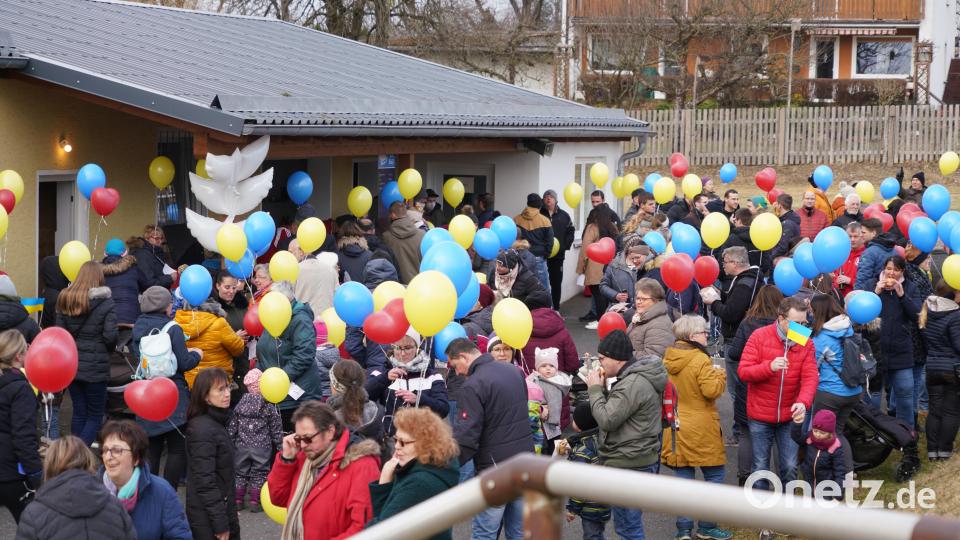 Die Waldthurner warten auf den Ballonstart. Bild: fvo