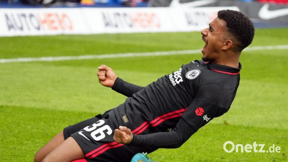 Frankfurts Ansgar Knauff bejubelt seinen Führungstreffer gegen Hertha BSC. Bild: Soeren Stache/dpa-Zentralbild/dpa