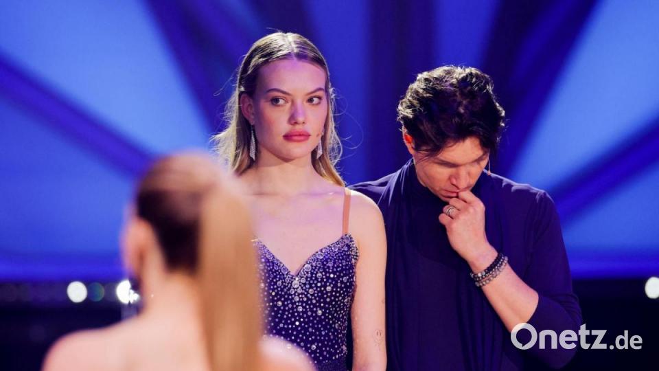 Cheyenne Ochsenknecht und Evgeny Vinokurov in der RTL-Tanzshow "Let's Dance" im Coloneum. Das Paar scheidet aus. Bild: Rolf Vennenbernd/dpa