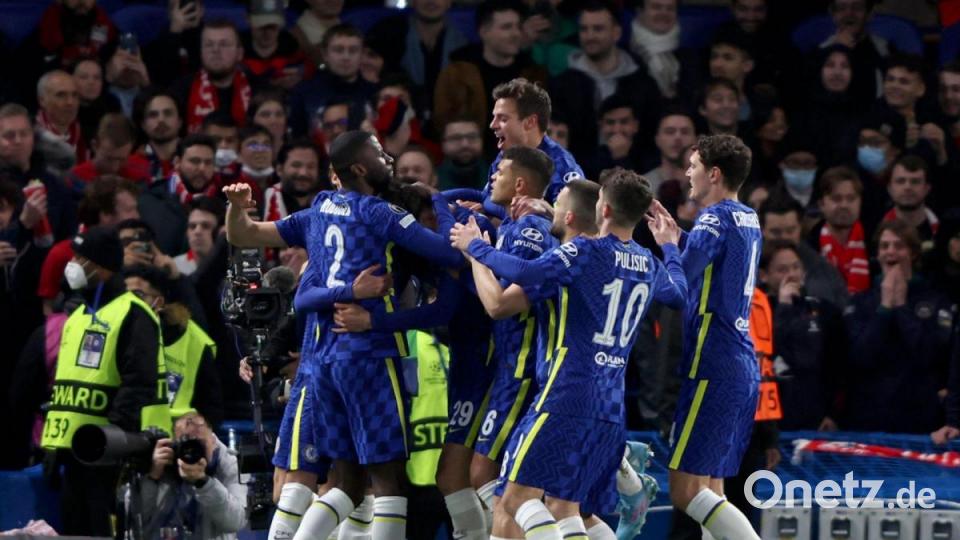 Die Spieler des FC Chelsea jubeln über das Tor zum 1:0 gegen OSC Lille durch Kai Havertz. Bild: Ian Walton/AP/dpa