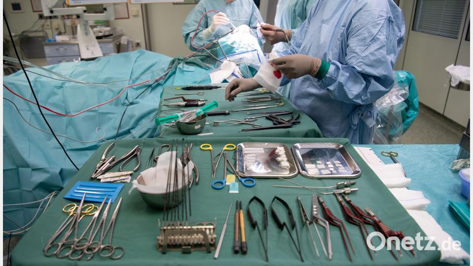 Das Klinikum in Selb bietet ein breites Spektrum an Operationen. Es gewährleistet die Versorgung aller akuten Verletzungen des Bewegungsapparates. Symbolbild: Marijan Murat/dpa