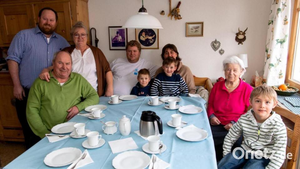 Die Angst vor dem Krieg ist zurück am Küchentisch: bei allen vier Generationen im bayerischen Geretsried. Bild: Sven Hoppe/dpa