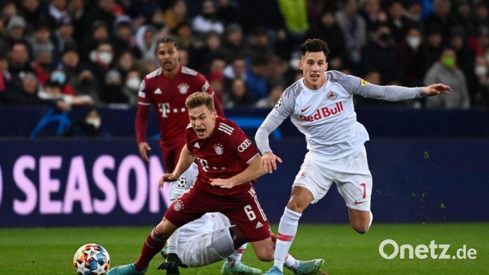 Joshua Kimmich von München ((l) kämpft um den Ball mit Nicolas Capaldo von RB Salzburg. Bild: Sven Hoppe/dpa