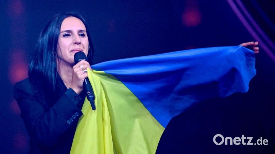 Die ukrainische Sängerin Jamala auf der Bühne. Die ESC-Gewinnerin floh mit ihren Kindern aus der Ukraine. Bild: Britta Pedersen/dpa-POOL/dpa
