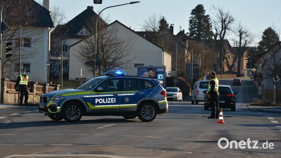 Die Polizei hatte die Route des Demonstrationszugs für den Verkehr gesperrt. Bild: jr