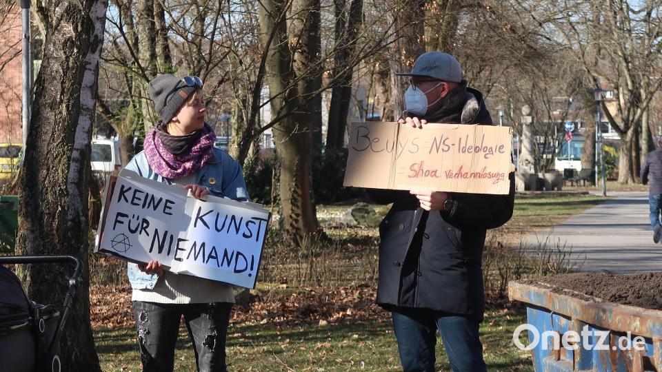 Es gab auch kritische Anmerkungen zu Joseph Beuys Vergangenheit. Bild: Kunz