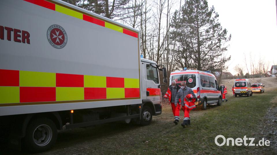 In mehreren Fahrzeugen wurde die Ausstattung nach Oberviechtach gebracht. Bild: Johanniter/exb