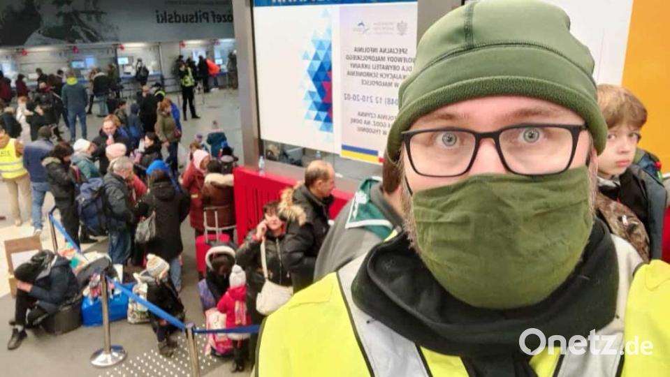 Soldat Christian Ballreich hatte sich extra freistellen lassen und hilft in Krakau vor Ort. Bild: privat