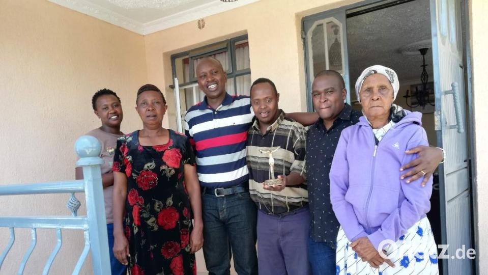 Pfarrvikar Dr. Gilbert Mburu Kabiru besucht seine Heimat Kenia Bild: rgr