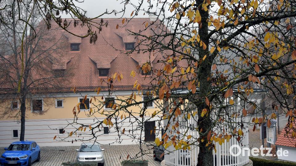 Das Bürgermeister-Büro im Rathaus der Marktgemeinde Königstein ist fortan durch Jörk Kaduk (FW) besetzt. Er wurde am Sonntag bei den Bürgermeisterwahlen mit einer Mehrheit der Stimmen gewählt. Bild: Stephan Huber