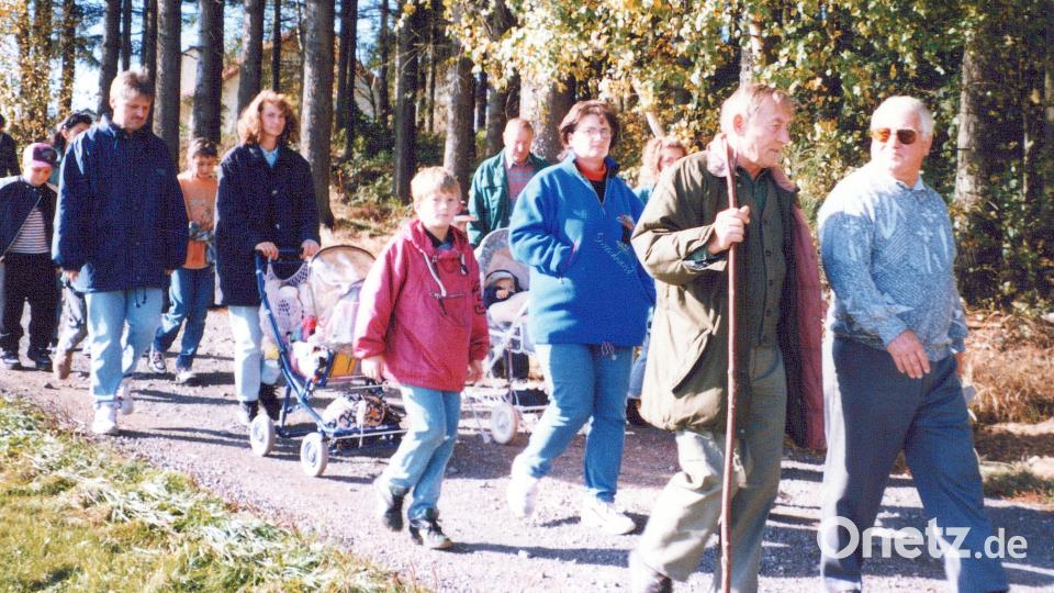 Beliebt waren von Anfang an die Herbstwanderungen am &quot;Kirwa-Wochenende&quot;. Hier 1997 Archivbild: ld