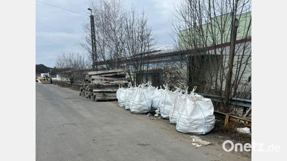 In den reißfesten Säcken, sogenannten Big Packs, waren fünf Tonnen Kleineisen. Diese sind der Deutschen Bahn gestohlen worden. Bild: Bundespolizei/ Deutsche Bahn AG