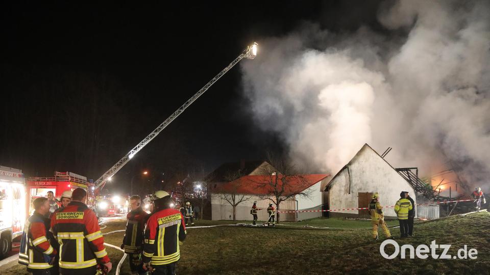 Brand in einem landwirtschaftlichen Anwesen in Seiboldsricht bei Vilseck. Bild: Wolfgang Steinbacher
