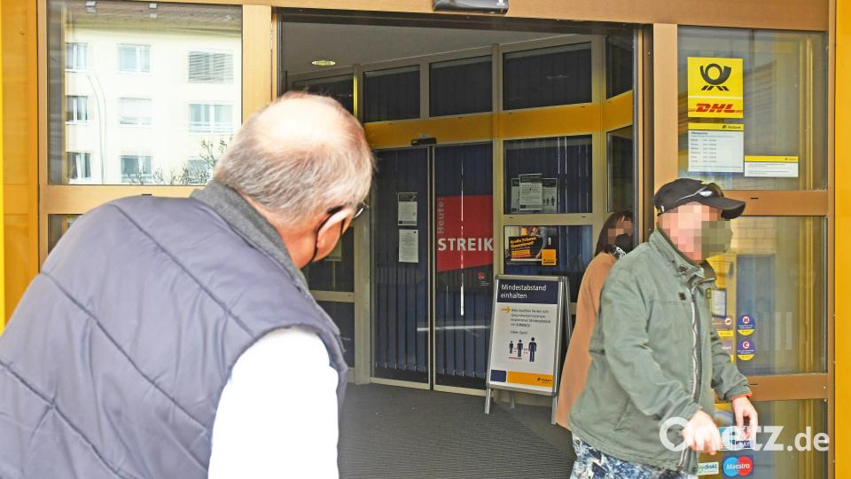 Die Postbankfiliale in Weiden hat wegen Streik am Freitag und Samstag geschlossen. Bild: Gabi Schönberger